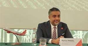 Marius Pandel, CEO AnimaWings, a explicat: „Aducem în premieră, cel mai probabil la nivel mondial, acest concept all inclusive la 10.000 de metri altitudine, un concept de altfel popular şi mult căutat în domeniul hotelier. În timp ce multe companii aeriene fragmentează serviciile şi reduc beneficiile, noi alegem să mergem în direcţia opusă şi să readucem ideea călătoriei cu avionul în zona de plăcere, confort şi experienţă, nu doar de transport dintr-un punct în altul. Cu aceste pachete, oferim un concept de tip light business la un costaccesibil, care aduce standarde moderne, comparabile cu ceea ce oferă companiile internaţionale premium”.